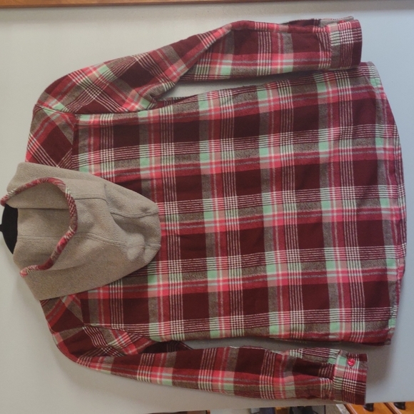 Girls L.L Bean fleece lined flannel shaket. Perfect fall staple. Warm , cozy - Picture 5 of 5